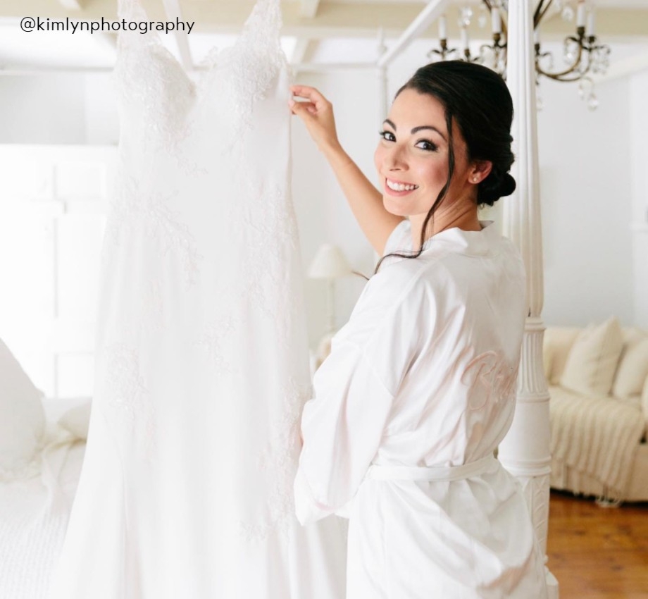 Photo of the smiling real bride