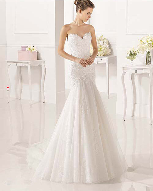 Classic gown with fitted bodice and full train from Rosa Clara