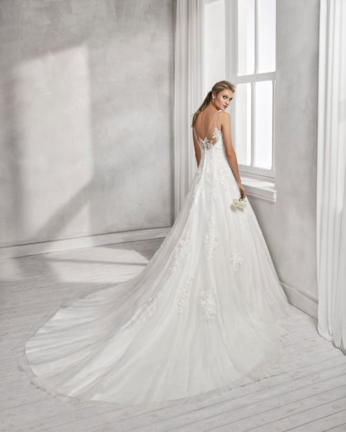 2S137 HELEC A-line beaded lace and tulle wedding dress with V-neckline and low back.