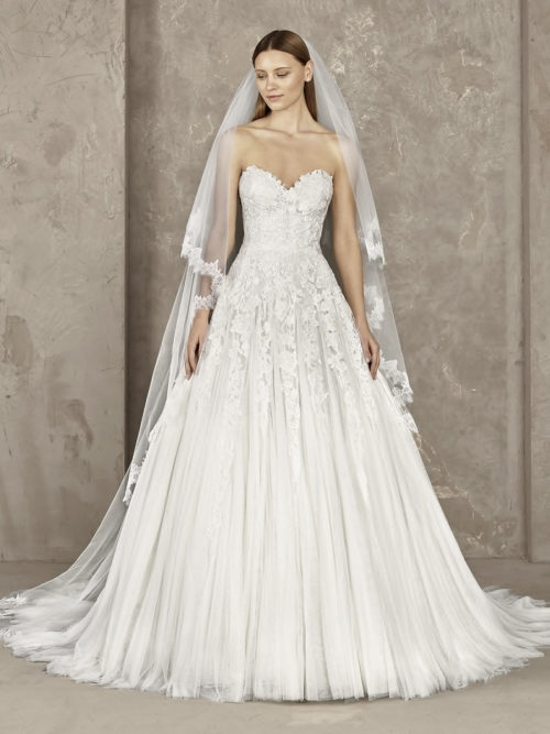 Princess wedding dress with lace and beading