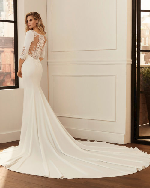 LARINE Mermaid-style wedding dress in stretch crepe with body-shaping lining, three-quarter sleeves, beading and lace back.
